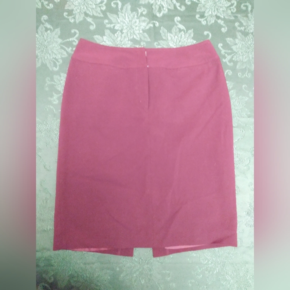 Worthington Stretch Separates burgundy pencil skirt, 8
